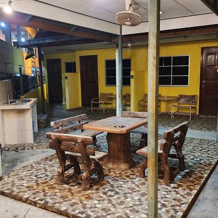 Lagenda Resthouse Cenang Beach Pantai Cenang  Exteriör bild