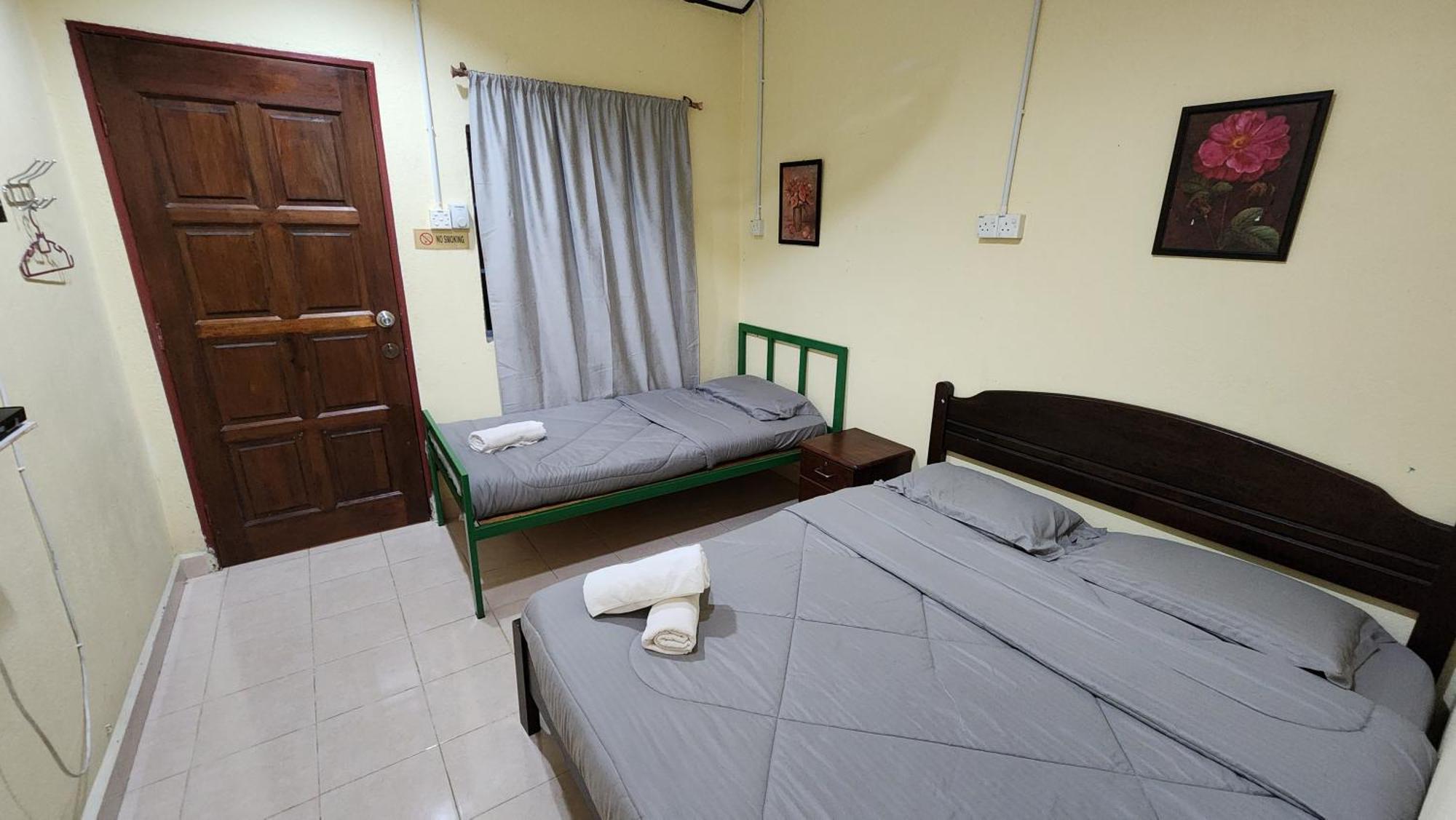 Lagenda Resthouse Cenang Beach Pantai Cenang  Exteriör bild
