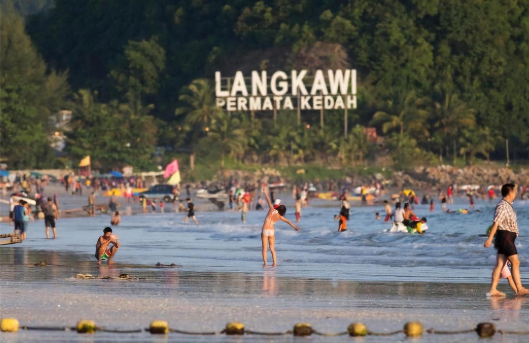 Lagenda Resthouse Cenang Beach Pantai Cenang  Exteriör bild